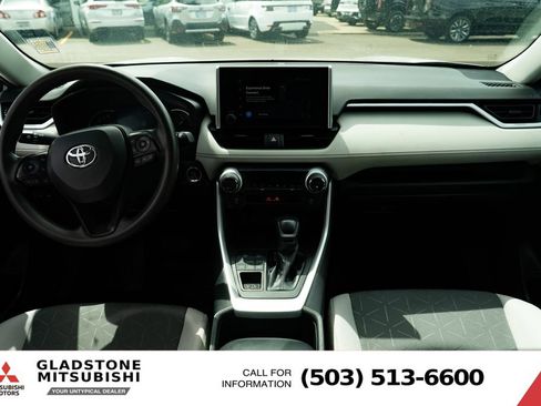 Used 2023 Toyota RAV4 XLE AWD/4WD image 9