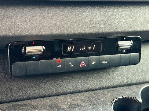 Used 2021 Mercedes-Benz Sprinter 2500 image 19