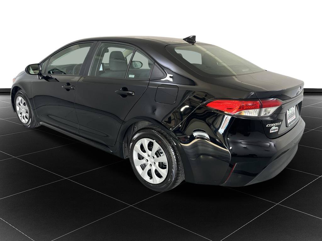 Used 2026 Toyota Corolla LE FWD image 3