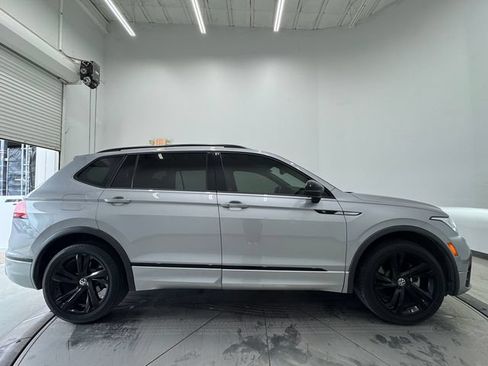 Used 2023 Volkswagen Tiguan SE R-Line FWD image 15