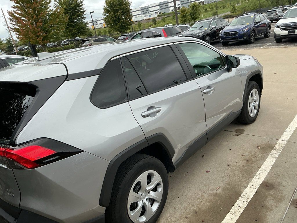 Used 2025 Toyota RAV4 LE AWD/4WD image 8