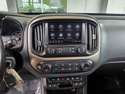Used 2022 Chevrolet Colorado Z71 AWD/4WD image 29