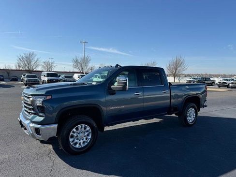 Used 2025 Chevrolet Silverado 3500 LTZ image 4