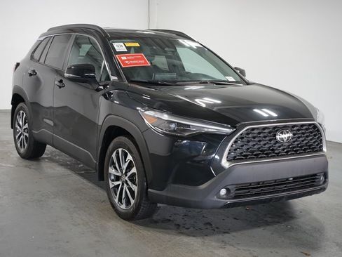 Certified 2024 Toyota Corolla Cross XLE w/ Convenience Package image 3