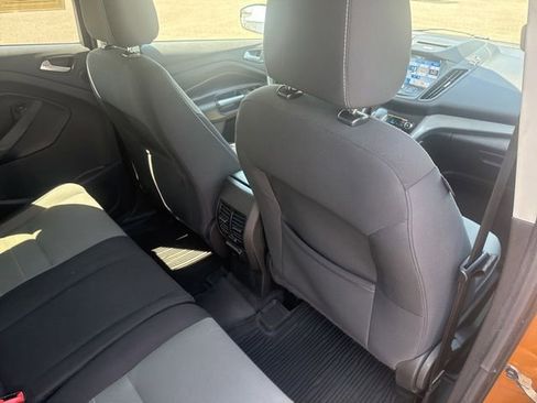 Used 2016 Ford Escape SE w/ Equipment Group 201A FWD image 15