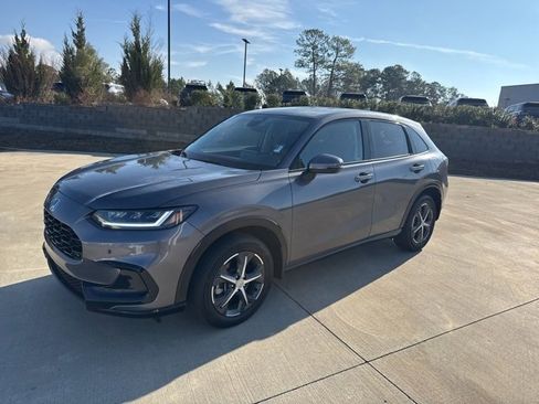 Used 2023 Honda HR-V EX-L image 2