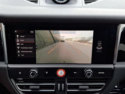Certified 2026 Porsche Macan AWD/4WD image 23