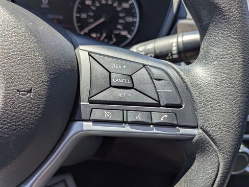 Used 2025 Nissan Altima 2.5 SV FWD image 18