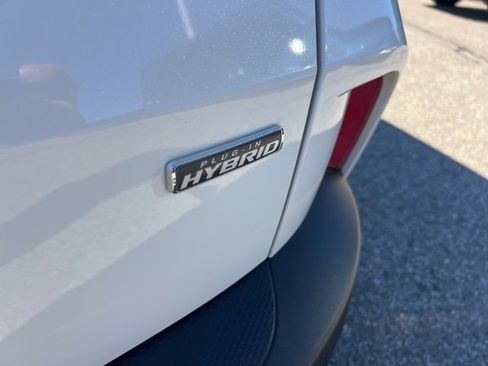 Used 2025 Ford Escape SE image 24