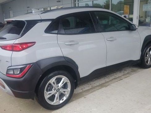 Used 2022 Hyundai Kona SEL w/ Convenience Package AWD/4WD image 2