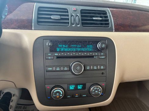 Used 2011 Buick Lucerne CXL FWD image 25