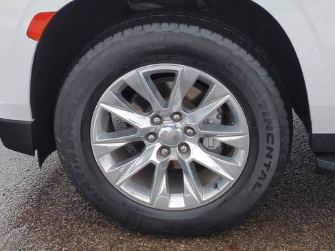 Used 2023 Chevrolet Suburban Premier image 12