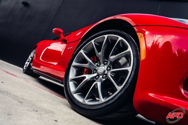 Used 2013 SRT Viper GTS w/ GTS Laguna Interior Pkg RWD image 28