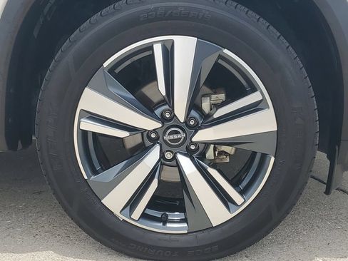 Certified 2023 Nissan Rogue Platinum w/ Platinum Premium Package FWD image 12
