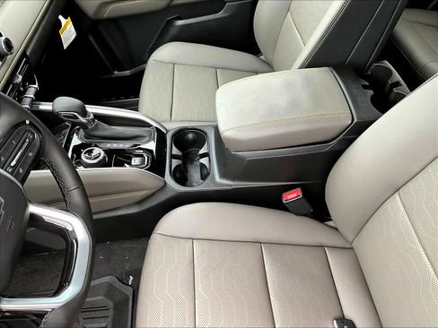 New 2026 Chevrolet Colorado ZR2 w/ Technology Package image 14