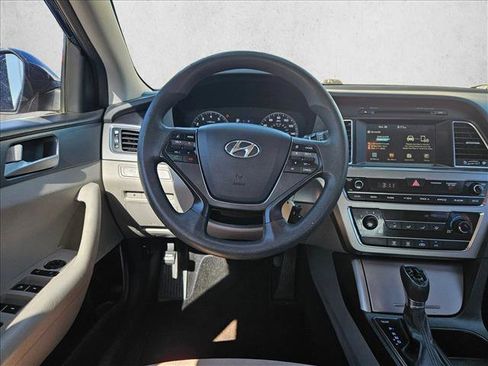 Used 2017 Hyundai Sonata SE image 11