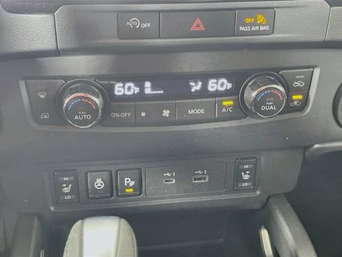 Used 2024 Nissan Frontier SV w/ SV Convenience Package RWD image 16