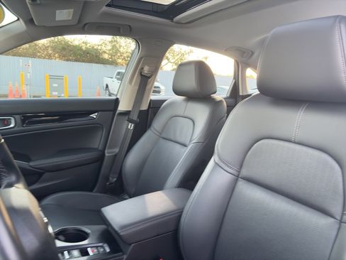 Used 2023 Honda Civic Touring image 6