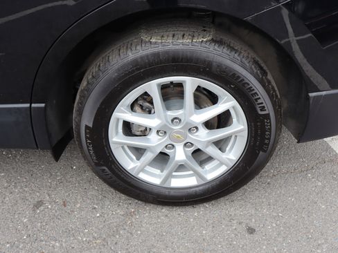 Used 2024 Chevrolet Equinox LT w/ LPO, Floor Liner Package FWD image 39