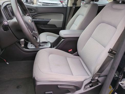 Certified 2022 Chevrolet Colorado W/T w/ Custom Special Edition image 18