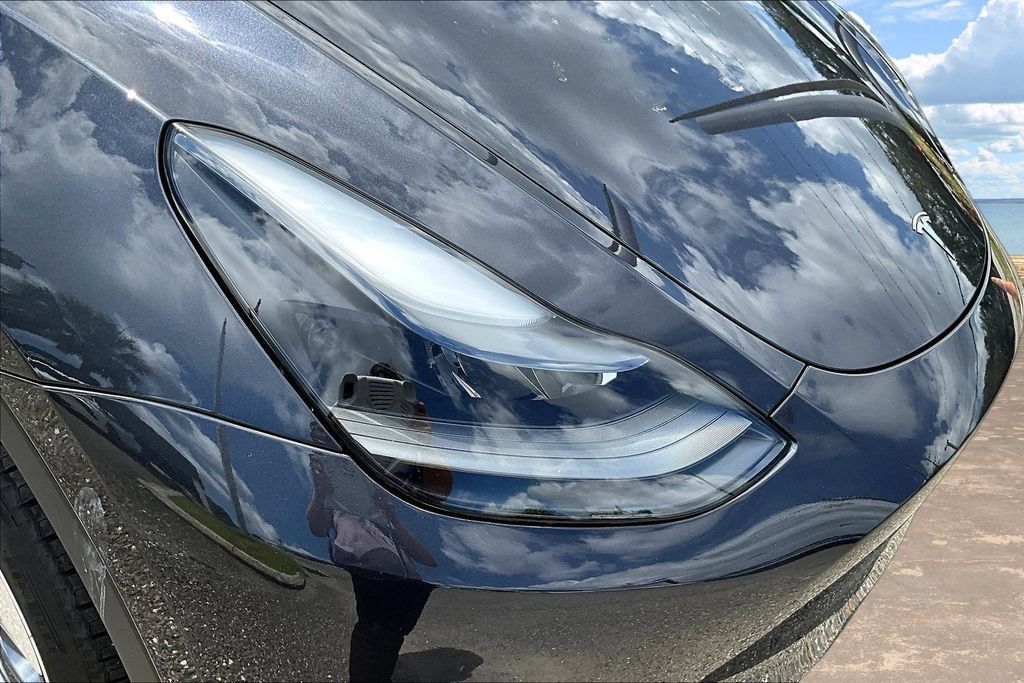 Used 2024 Tesla Model Y Long Range AWD/4WD image 33