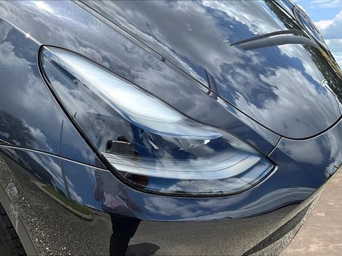 Used 2024 Tesla Model Y Long Range AWD/4WD image 33