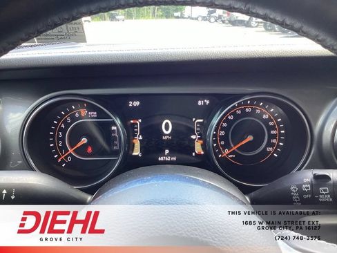 Used 2018 Jeep Wrangler Unlimited Sahara w/ Uconnect 4C Nav & Sound Group AWD/4WD image 18