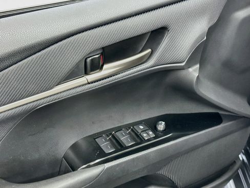 Used 2025 Toyota Camry SE FWD image 15