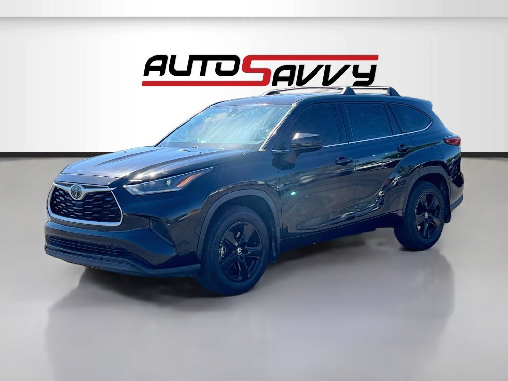 Used 2021 Toyota Highlander L FWD image 3