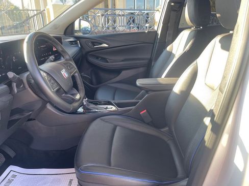 Used 2025 Buick Encore GX Sport Touring image 11