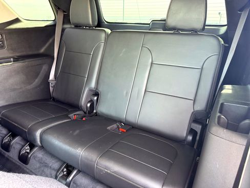 Used 2021 Chevrolet Traverse Premier w/ Redline Edition image 17