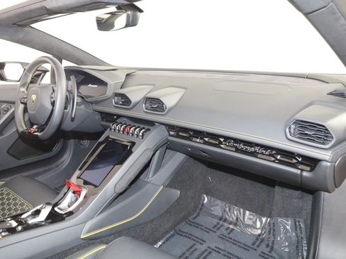 Used 2023 Lamborghini Huracan EVO image 78