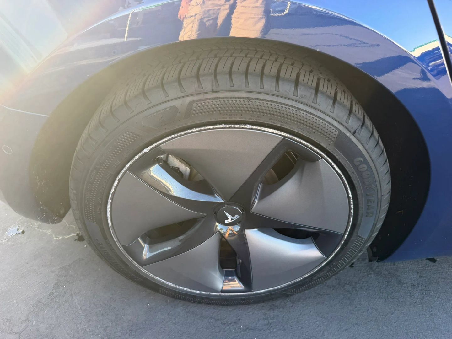 Used 2018 Tesla Model 3 Long Range RWD image 28