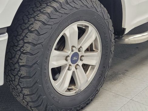 Used 2015 Ford F150 XLT image 31