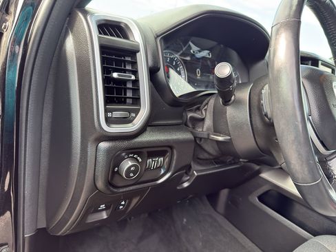 Used 2019 RAM 1500 Big Horn AWD/4WD image 14
