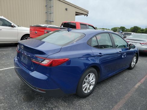 Used 2025 Toyota Camry LE image 6