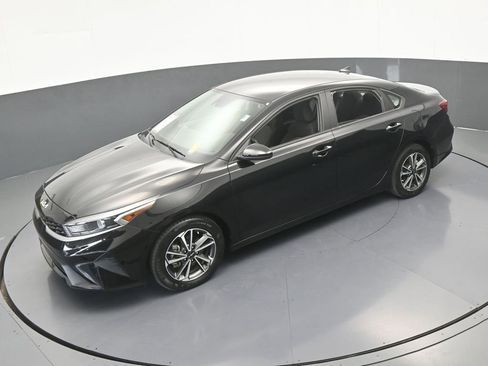 Used 2023 Kia Forte LXS FWD image 42