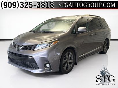 Used 2019 Toyota Sienna SE Premium w/ Protection Package