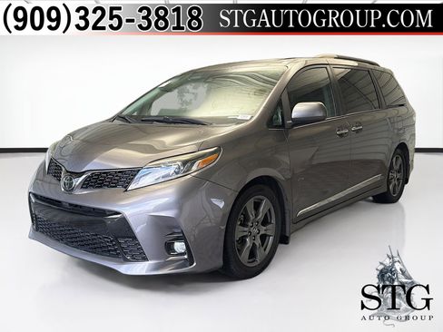 Used 2019 Toyota Sienna SE Premium w/ Protection Package image 1