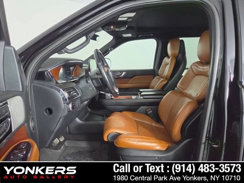 Used 2020 Lincoln Navigator Reserve AWD/4WD image 10