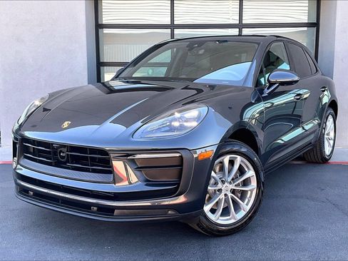 Certified 2023 Porsche Macan AWD/4WD image 1
