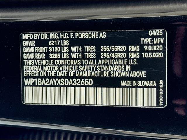 Certified 2025 Porsche Cayenne Coupe AWD/4WD image 24
