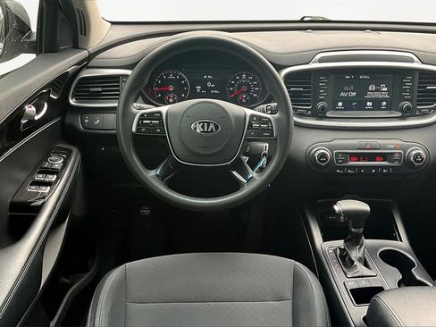 Used 2019 Kia Sorento LX image 5