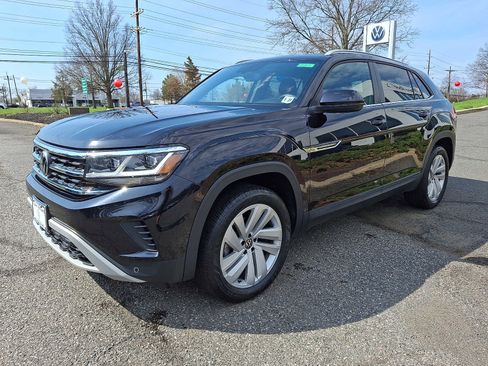 Used 2022 Volkswagen Atlas Cross Sport SE w/ Panoramic Sunroof Package image 3