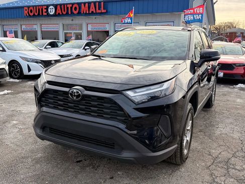Used 2025 Toyota RAV4 XLE image 4