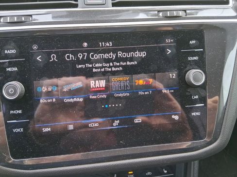 Used 2023 Volkswagen Tiguan SE image 11