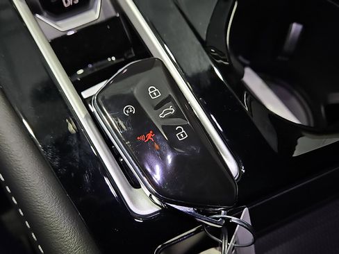New 2026 Volkswagen Atlas SE FWD image 21