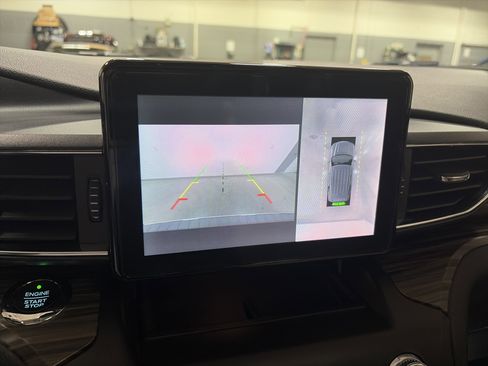 Used 2020 Ford Explorer Limited image 21