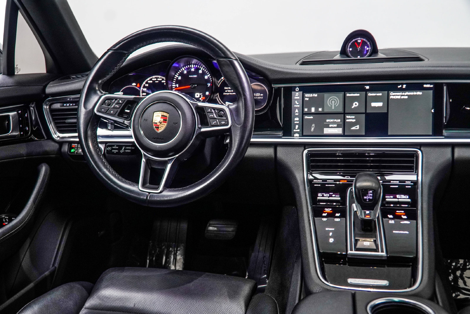 Used 2017 Porsche Panamera 4 AWD/4WD image 21
