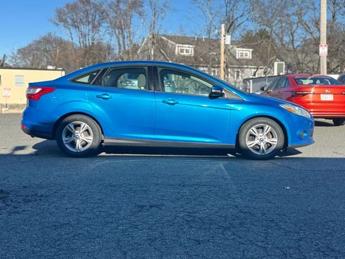 Used 2014 Ford Focus SE w/ SE Winter Package image 8